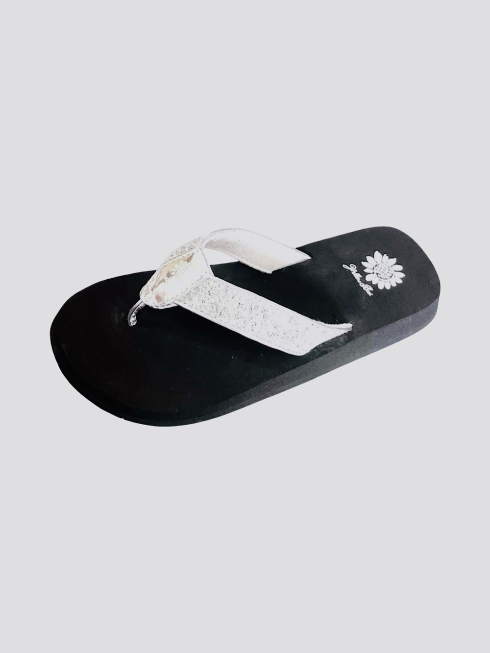 YELLOW BOX KIDS FLIP FLOPS DESTILLY2 SILVER MEDIUM WIDTH NEW IN BOX